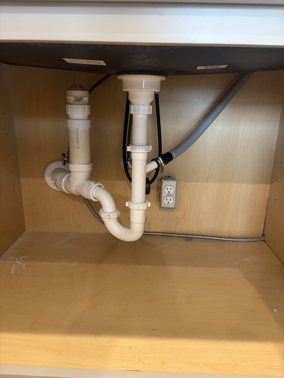 Sink drain plumbing